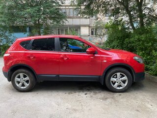 2011 Nissan Qashqai I Рестайлинг, красный, 1350000 рублей, вид 4