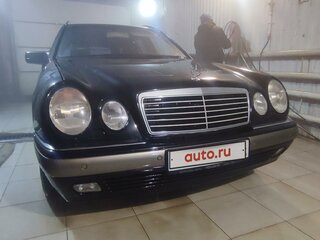 1998 Mercedes-Benz E-Класс 280 II (W210, S210), чёрный, 370000 рублей, вид 3