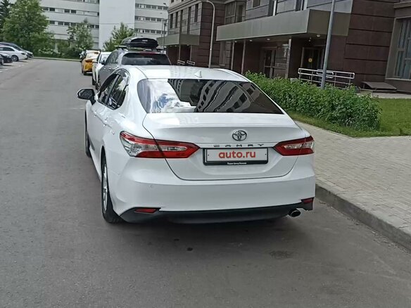 2019 Toyota Camry VIII (XV70), белый, 3100000 рублей - вид 5