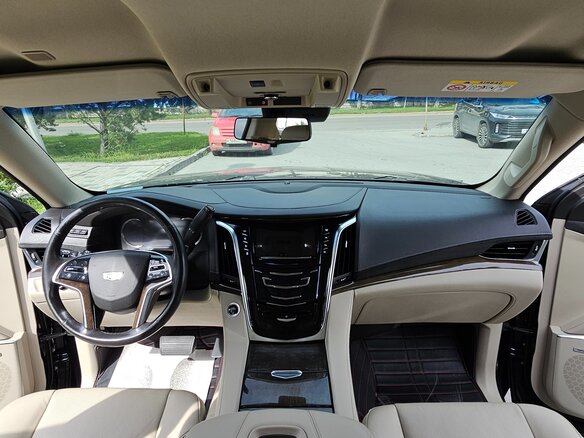 2018 Cadillac Escalade IV, синий, 6000000 рублей - вид 10