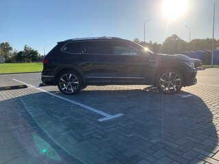 2021 Volkswagen Tiguan II Рестайлинг, чёрный, 2800000 рублей, вид 5