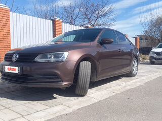 2015 Volkswagen Jetta VI Рестайлинг, коричневый, 1050000 рублей, вид 1