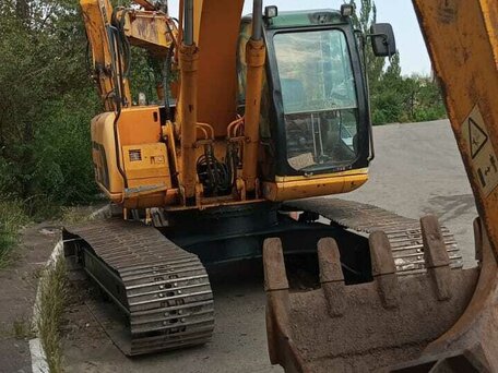 2010 JCB JS220, 2490000 рублей, вид 3