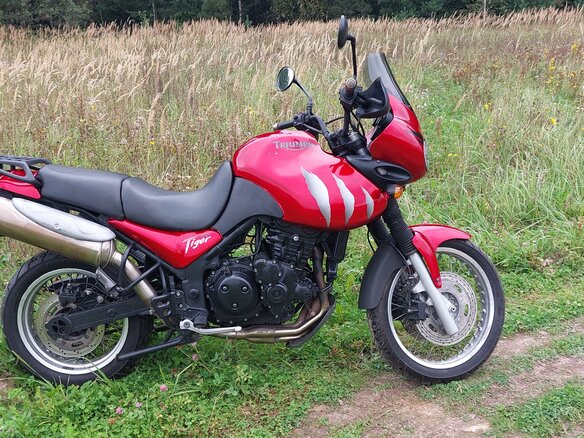 2002 Triumph Tiger 955i, пурпурный, 320000 рублей - вид 9