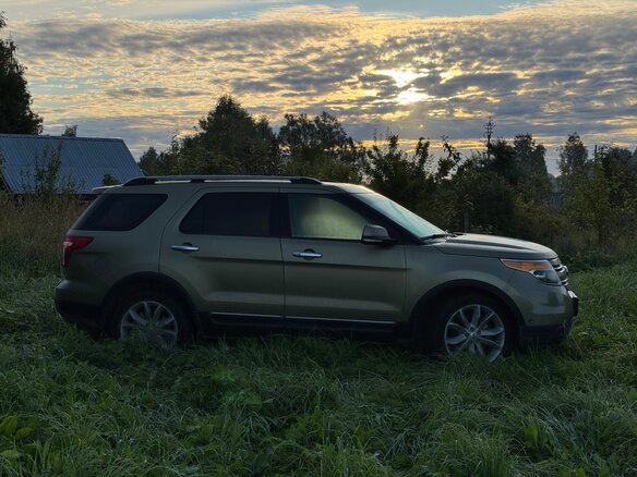 2013 Ford Explorer V, зелёный, 2000000 рублей - вид 3