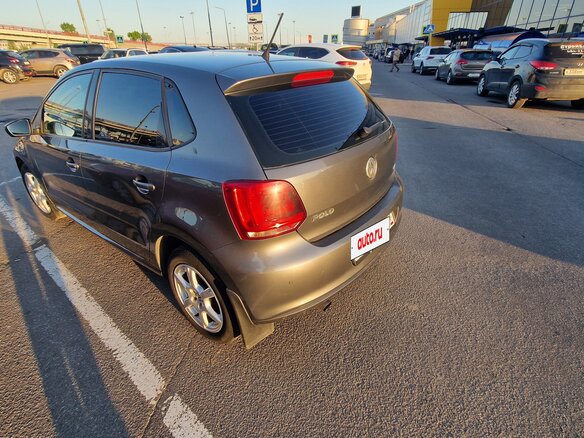 2010 Volkswagen Polo V, серый, 630000 рублей - вид 5