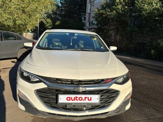 2020 Chevrolet Malibu IX Рестайлинг, белый, 1050000 рублей, вид 1
