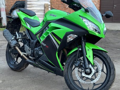 2014 Kawasaki Ninja 300, зелёный, 330000 рублей, вид 1