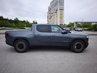 2022 Rivian R1T QM Large, серый, 8000000 рублей, вид 4