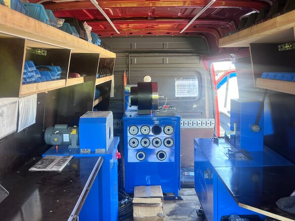 2004 Mercedes-Benz Sprinter, красный, 1300000 рублей - вид 3