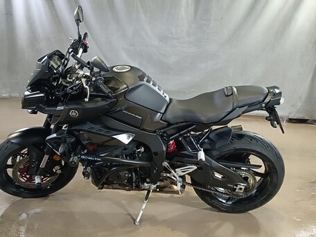 2017 Yamaha MT-10, чёрный, 1200000 рублей, вид 4