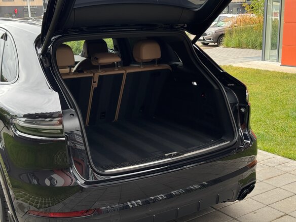 2020 Porsche Cayenne III, чёрный, 7500000 рублей - вид 21