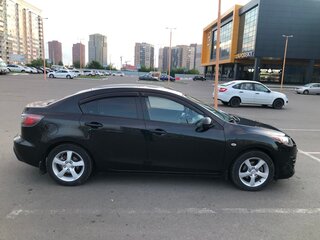 2010 Mazda 3 II (BL), чёрный, 750000 рублей, вид 3