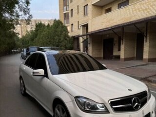 2013 Mercedes-Benz C-Класс 180 III (W204) Рестайлинг, белый, 1700000 рублей, вид 3