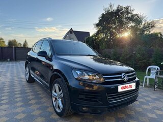 2011 Volkswagen Touareg II, чёрный, 1950000 рублей, вид 2