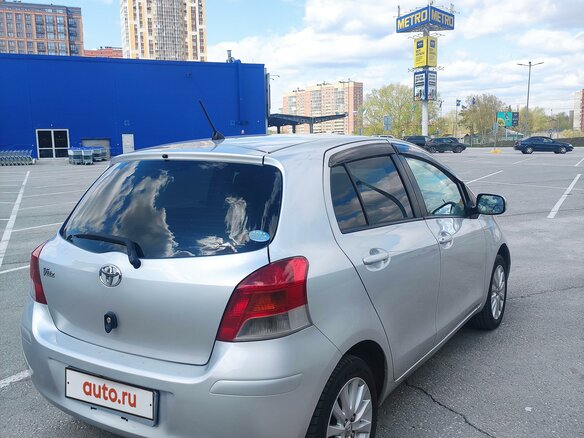 2009 Toyota Vitz II (XP90), серый, 710000 рублей - вид 3