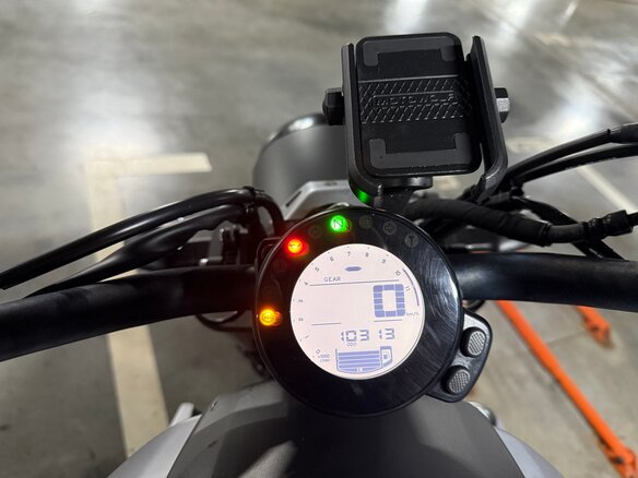 2020 Yamaha XSR700, серый, 725000 рублей - вид 6