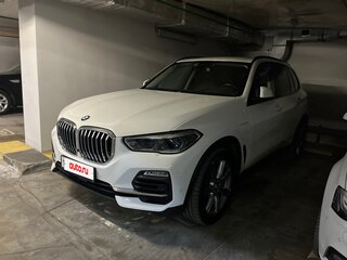 2020 BMW X5 45e IV (G05/G18), белый, 5400000 рублей, вид 1