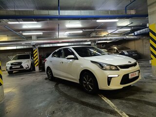 2018 Kia Rio IV, белый, 1300000 рублей, вид 2