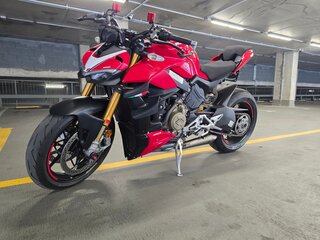 2020 Ducati Streetfighter V4, красный, 1800000 рублей, вид 1