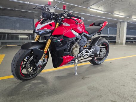 2020 Ducati Streetfighter V4, красный, 1800000 рублей, вид 1