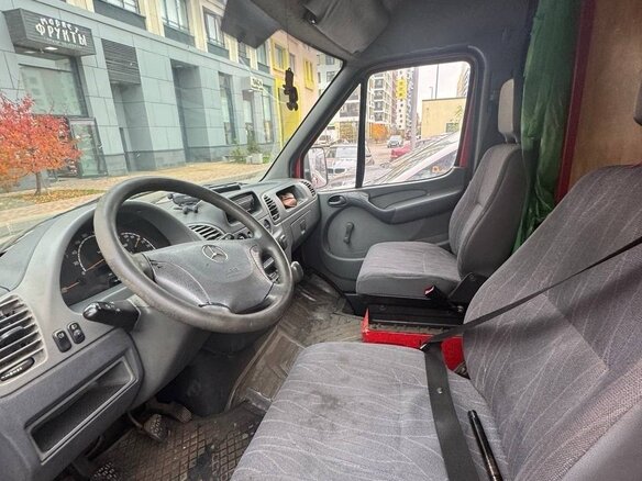 2001 Mercedes-Benz Sprinter, красный, 399999 рублей - вид 1