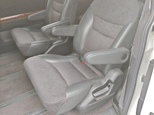 2007 Honda Elysion I Рестайлинг, белый, 1650000 рублей - вид 5