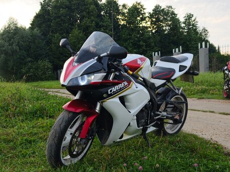 2005 Honda CBR 1000 RR/RA Fireblade, белый, 550000 рублей, вид 2