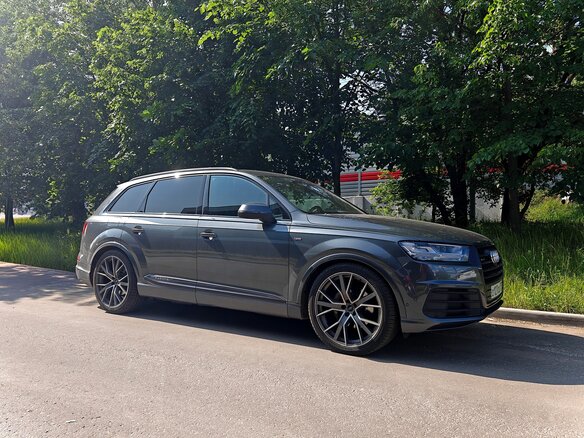 2016 Audi Q7 II (4M), серый, 3650000 рублей - вид 2