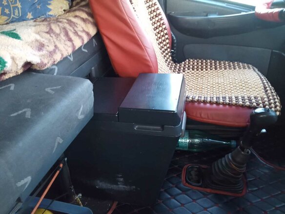 2010 Iveco Stralis, чёрный, 2200000 рублей - вид 8