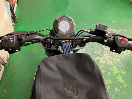 2020 Husqvarna Svartpilen 250, чёрный, 450000 рублей, вид 3