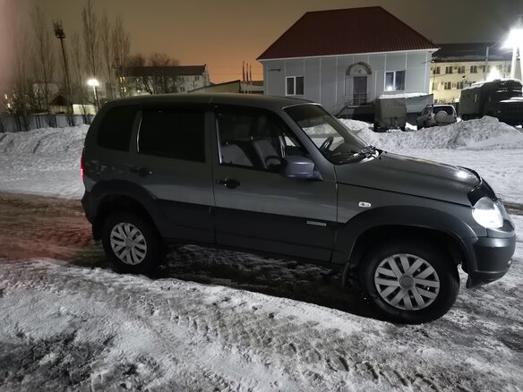 2014 Chevrolet Niva I Рестайлинг, серый, 450000 рублей - вид 5