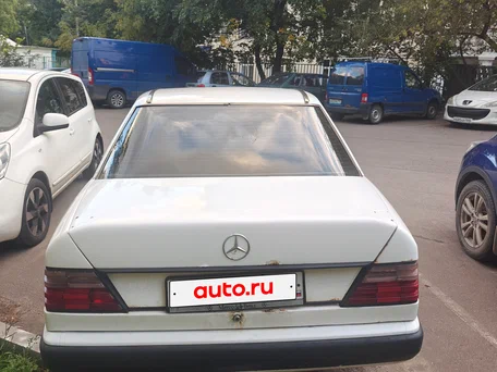 1989 Mercedes-Benz W124 230, белый, 150000 рублей, вид 4