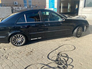 2002 Mercedes-Benz E-Класс 320 III (W211, S211), чёрный, 699000 рублей, вид 3