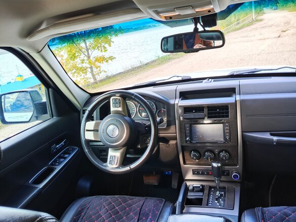 2012 Jeep Cherokee IV (KK), белый, 1500000 рублей - вид 9