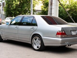 1997 Mercedes-Benz S-Класс 500 Long III (W140) Рестайлинг, серебристый, 4800000 рублей, вид 4