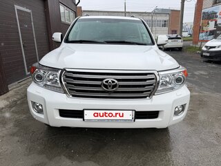 2015 Toyota Land Cruiser 200 Series Рестайлинг 1, белый, 5590000 рублей, вид 1