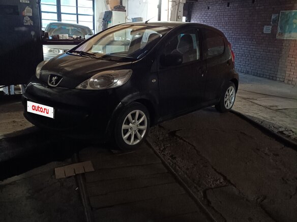 2008 Peugeot 107 I, чёрный, 280000 рублей