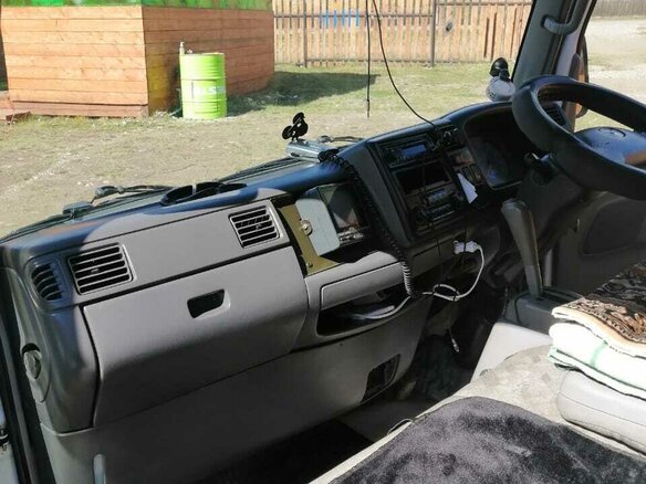 2003 Mazda Titan, белый, 1100000 рублей - вид 3