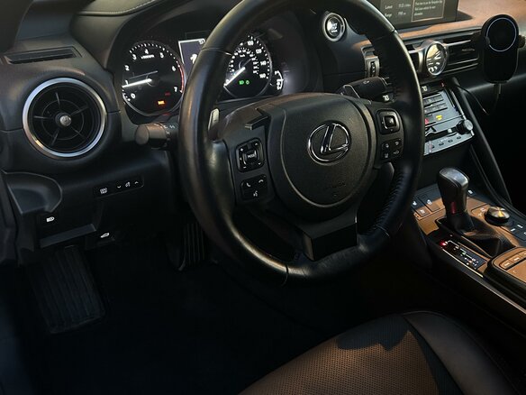 2021 Lexus IS 300 III Рестайлинг 2, белый, 5100000 рублей - вид 20