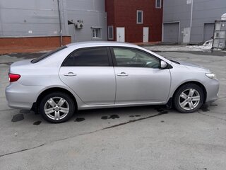 2011 Toyota Corolla X (E140, E150) Рестайлинг, серебристый, 1150000 рублей, вид 3