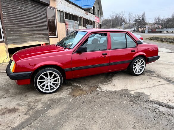 1985 Opel Ascona C, красный, 350000 рублей - вид 5