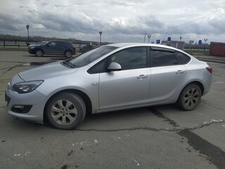 2014 Opel Astra J Рестайлинг, серебристый, 1000000 рублей, вид 4