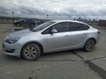 2014 Opel Astra J Рестайлинг, серебристый, 1000000 рублей - вид 3
