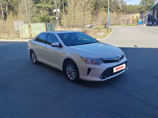 2015 Toyota Camry VII (XV50) Рестайлинг, белый, 2100000 рублей, вид 2