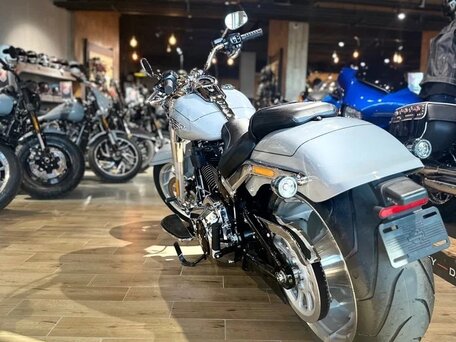2025 Harley-Davidson Fat Boy, чёрный, 3850000 рублей, вид 5