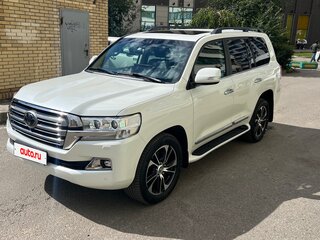 2018 Toyota Land Cruiser 200 Series Рестайлинг 2, белый, 8250000 рублей, вид 1