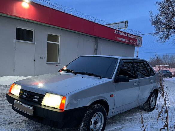 2003 Lada (ВАЗ) 21099, серебристый - вид 1