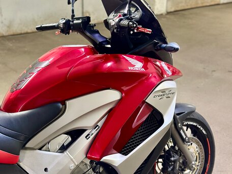 2011 Honda VFR 800X (Crossrunner), красный, 650000 рублей, вид 3