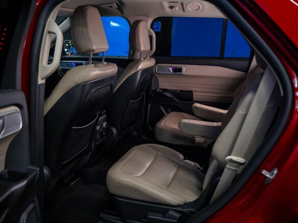 2019 Ford Explorer VI, красный, 3695000 рублей - вид 13